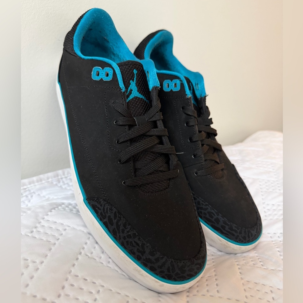 Jordan Black Vibrant Blue Men Size 10.5 Sneakers Lows Running Shoes Activewear